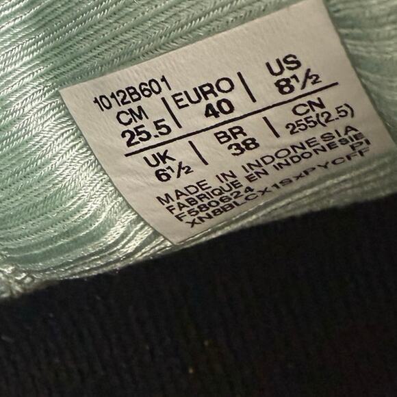 ASICS Gel-Nimbus 26 Women Running Sneakers- SZ 8.5 - Picture 15 of 15